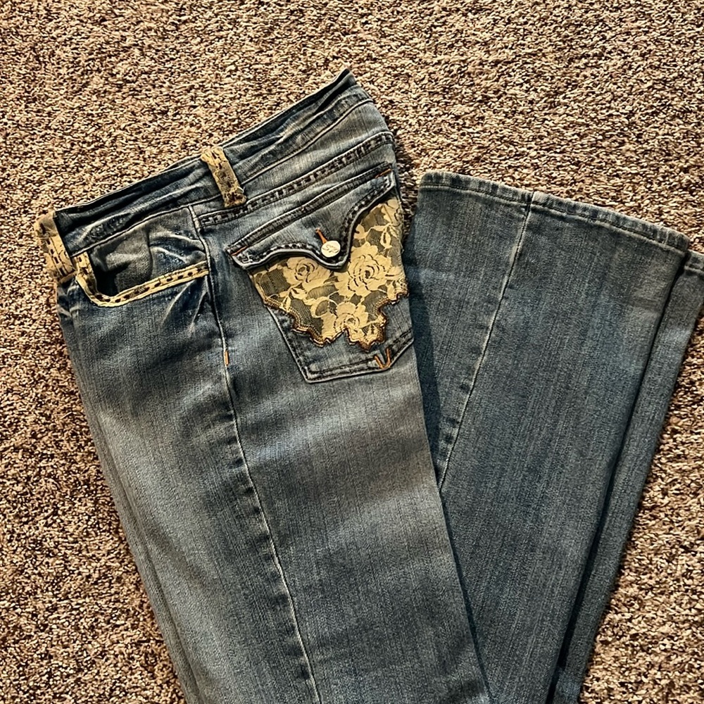 Low rise,sophie jeans size 7 33 inches long